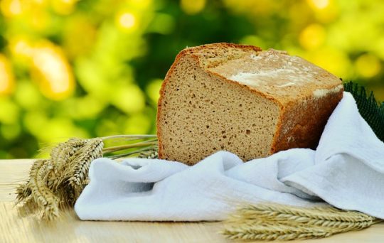 How to Make Bread in a Bread Maker Machine