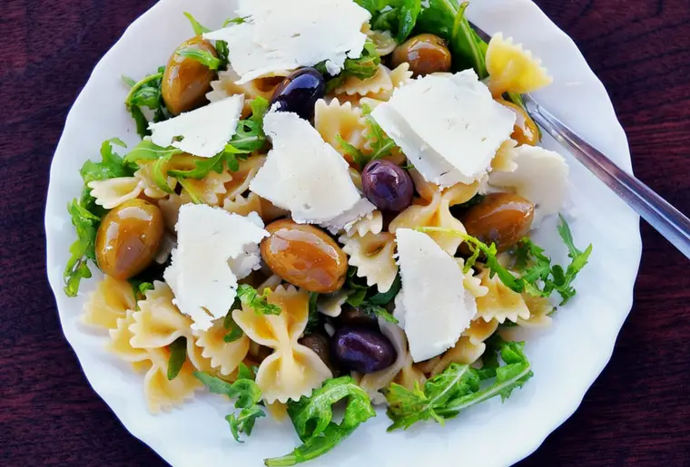 25 Healthy & Easy Mediterranean Salad Recipes